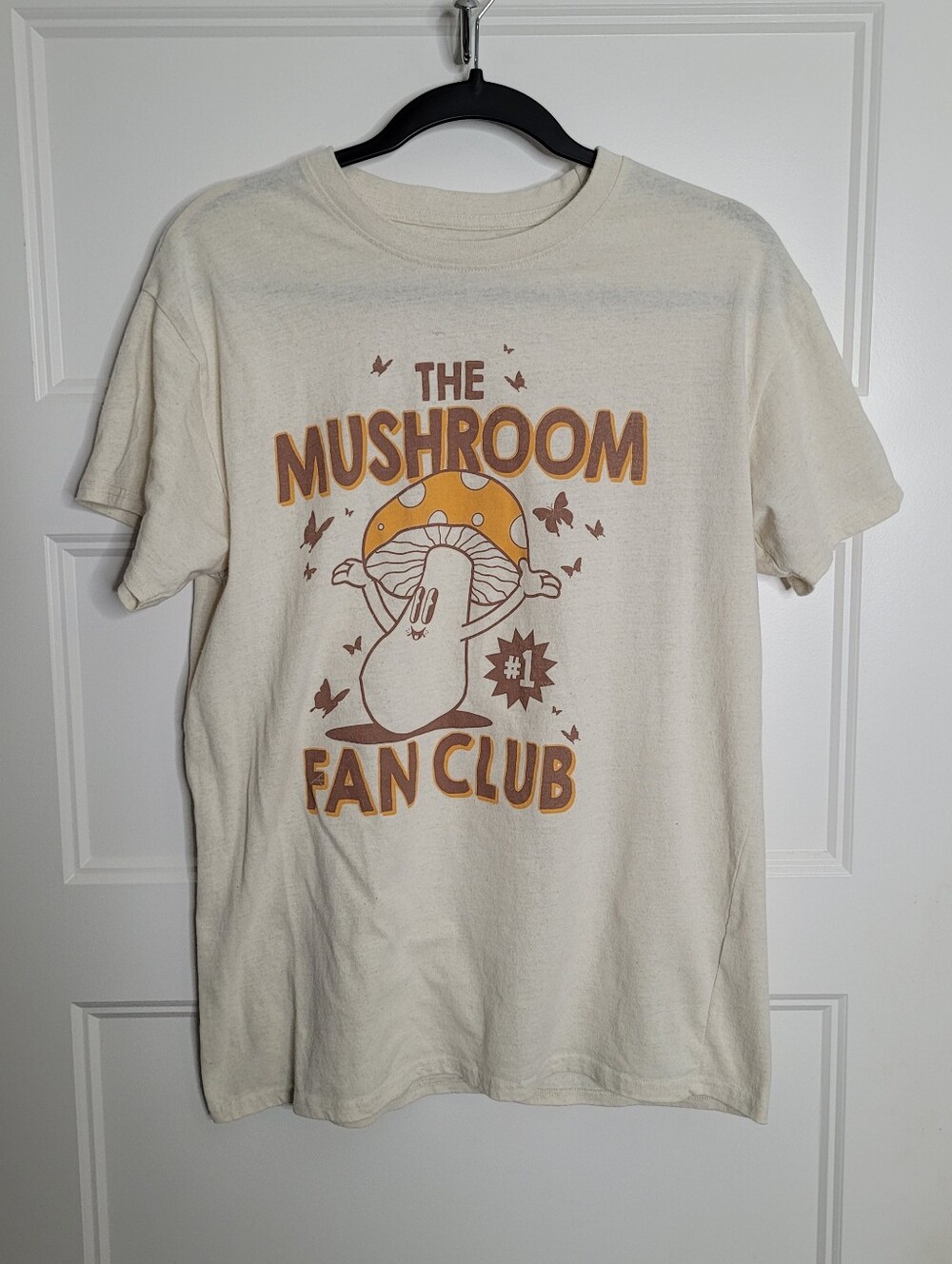 Brisco Brand cream-colored The Mushroom Fan Club graphic t-shirt Size L